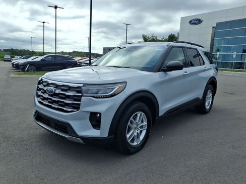 Used 2026 Ford Explorer Active w/ Active Comfort Package RWD image 7