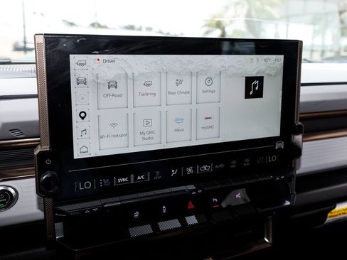 Used 2025 GMC Hummer EV 2X AWD/4WD image 35