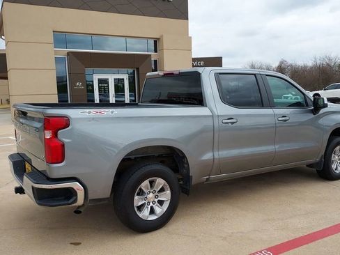 Used 2025 Chevrolet Silverado 1500 LT image 3