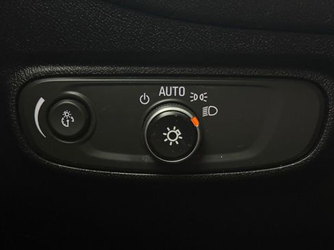 Used 2019 Chevrolet Equinox LT image 21