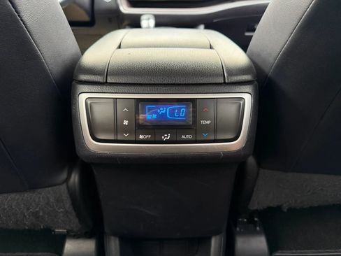 Used 2016 Toyota Highlander XLE AWD/4WD image 31