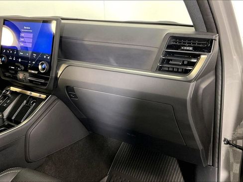 Used 2024 Lexus GX 550 image 22