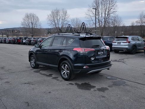 Used 2018 Toyota RAV4 XLE image 6