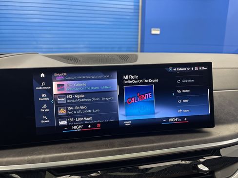 Used 2023 BMW X7 xDrive40i w/ M Sport Package image 18