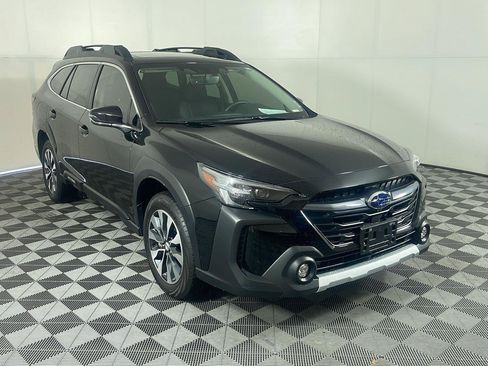 Used 2025 Subaru Outback Limited AWD/4WD image 4