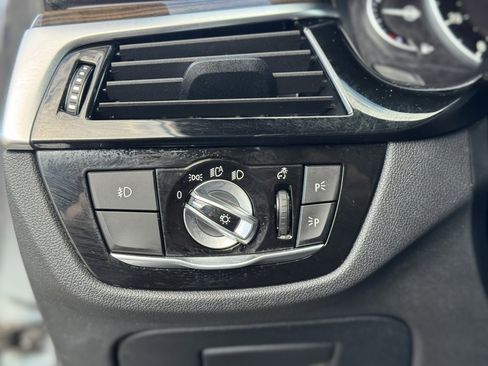 Used 2018 BMW 540i xDrive image 21