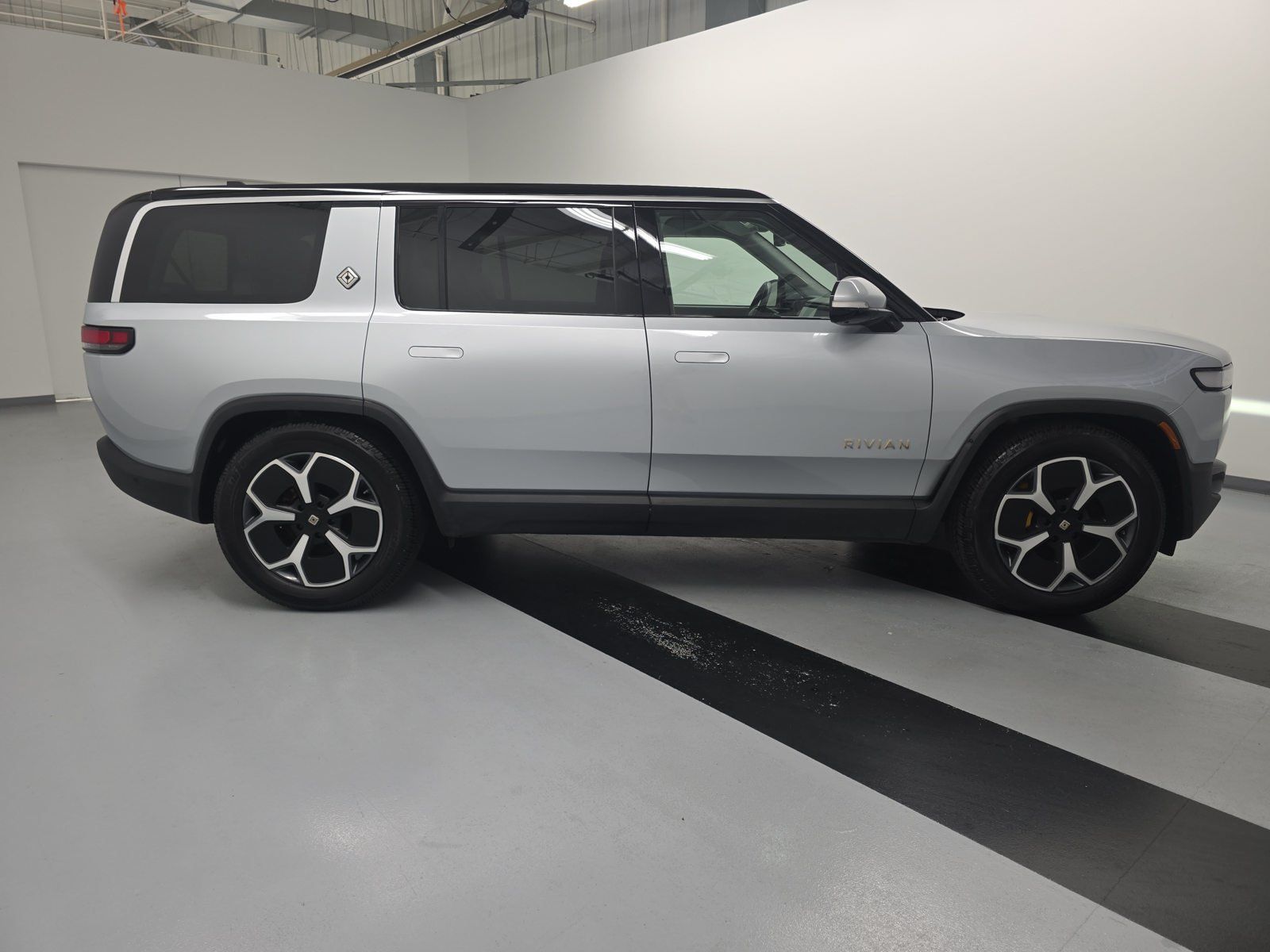 Used 2023 Rivian R1S Launch Edition Quad AWD/4WD image 6