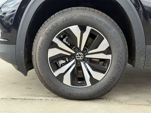 New 2026 Volkswagen Atlas SE image 9