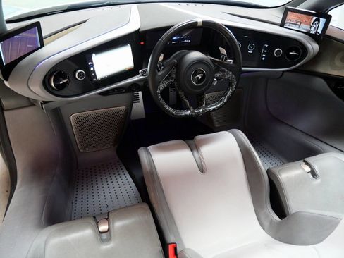 Used 2020 McLaren Speedtail RWD image 8