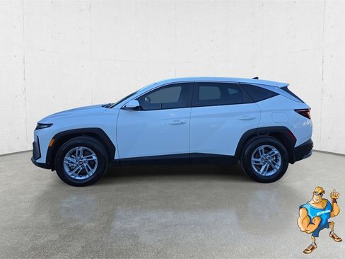 Certified 2026 Hyundai Tucson SE image 8