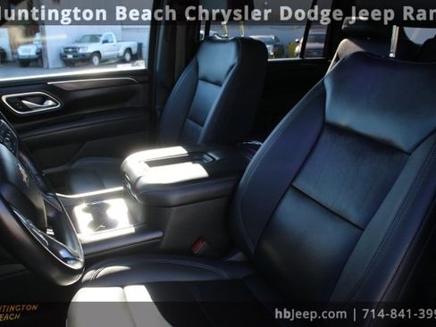 Used 2023 Chevrolet Suburban LT image 32