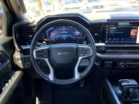 Used 2024 Chevrolet Silverado 1500 LT Trail Boss w/ Protection Package AWD/4WD image 6