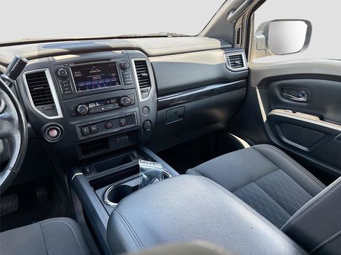 Used 2019 Nissan Titan SV w/ SV Convenience Package RWD image 22