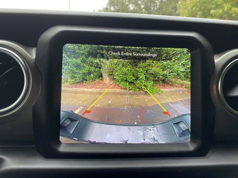 Used 2023 Jeep Gladiator Overland image 27