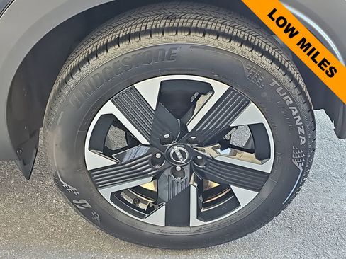 Used 2025 Nissan Kicks SR FWD image 12