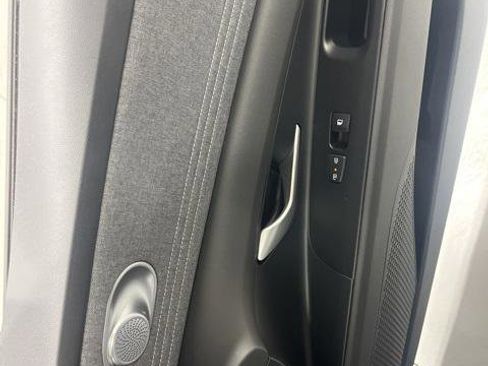 New 2025 Hyundai Elantra Limited image 22