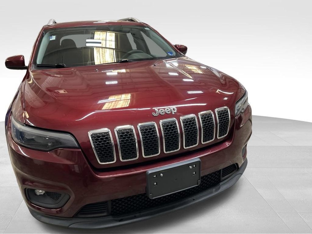 Used 2019 Jeep Cherokee Latitude w/ Popular Appearance Group FWD image 9