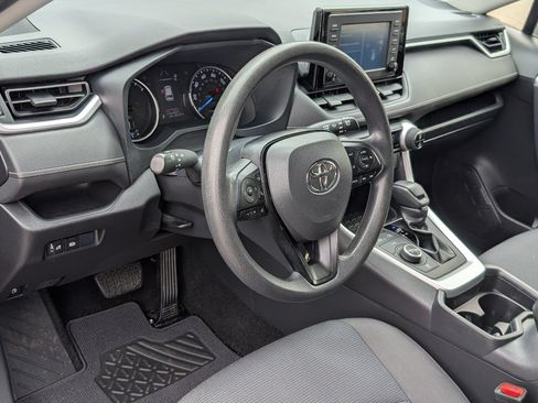 Used 2019 Toyota RAV4 LE w/ Carpet Mat Package AWD/4WD image 14