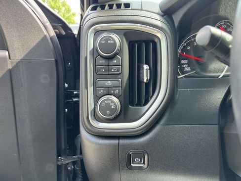 Used 2022 Chevrolet Silverado 1500 LT AWD/4WD image 31