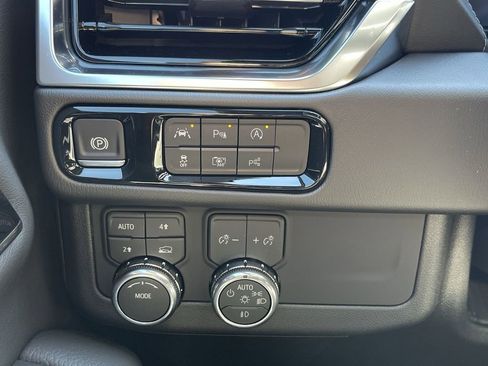 New 2026 GMC Yukon XL Denali AWD/4WD image 18