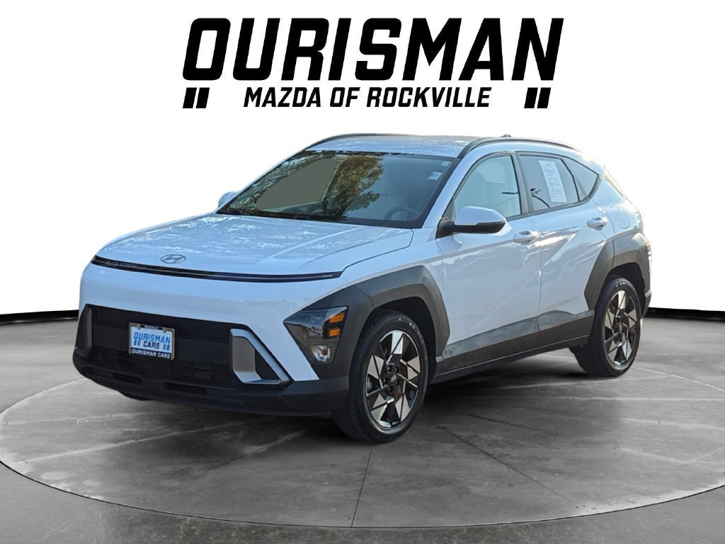 Used 2025 Hyundai Kona SEL FWD image 2
