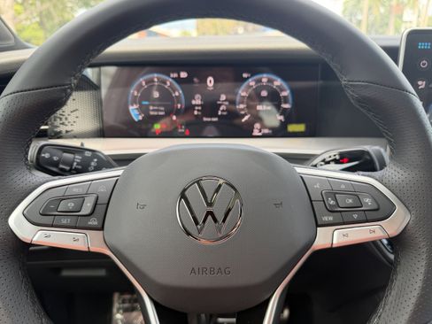 New 2026 Volkswagen Tiguan SE R-Line FWD image 27