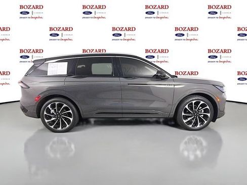 Used 2025 Lincoln Nautilus Black Label AWD/4WD image 9