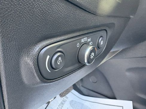 Used 2020 Chevrolet Equinox LT w/ Midnight Edition image 40