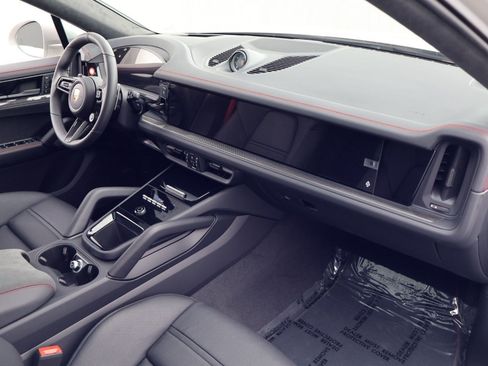 New 2026 Porsche Cayenne GTS AWD/4WD image 25