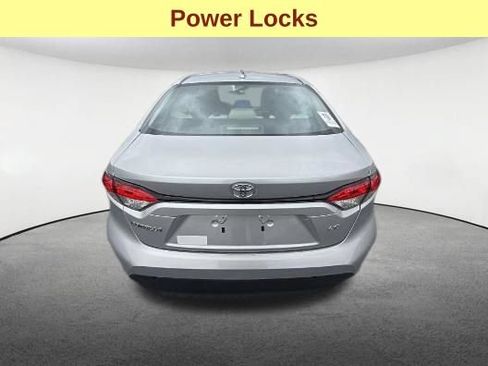 Used 2025 Toyota Corolla LE FWD image 7