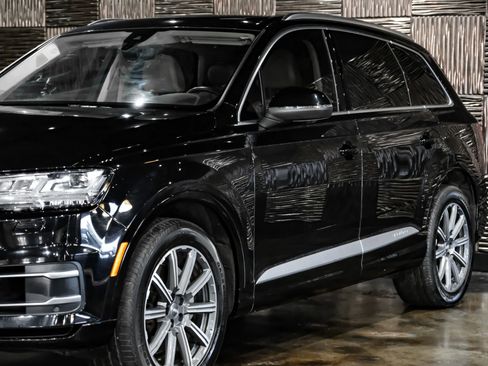 Used 2019 Audi Q7 3.0T Premium Plus w/ Premium Plus Package image 11