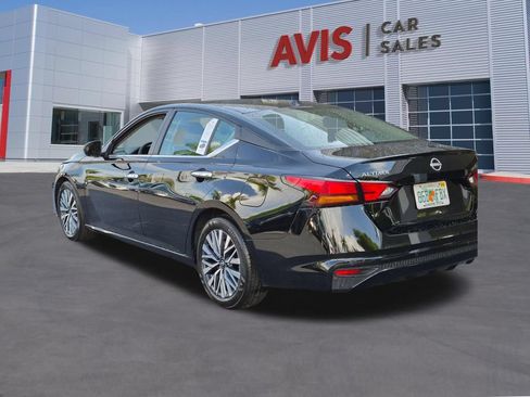 Used 2025 Nissan Altima 2.5 SV FWD image 9