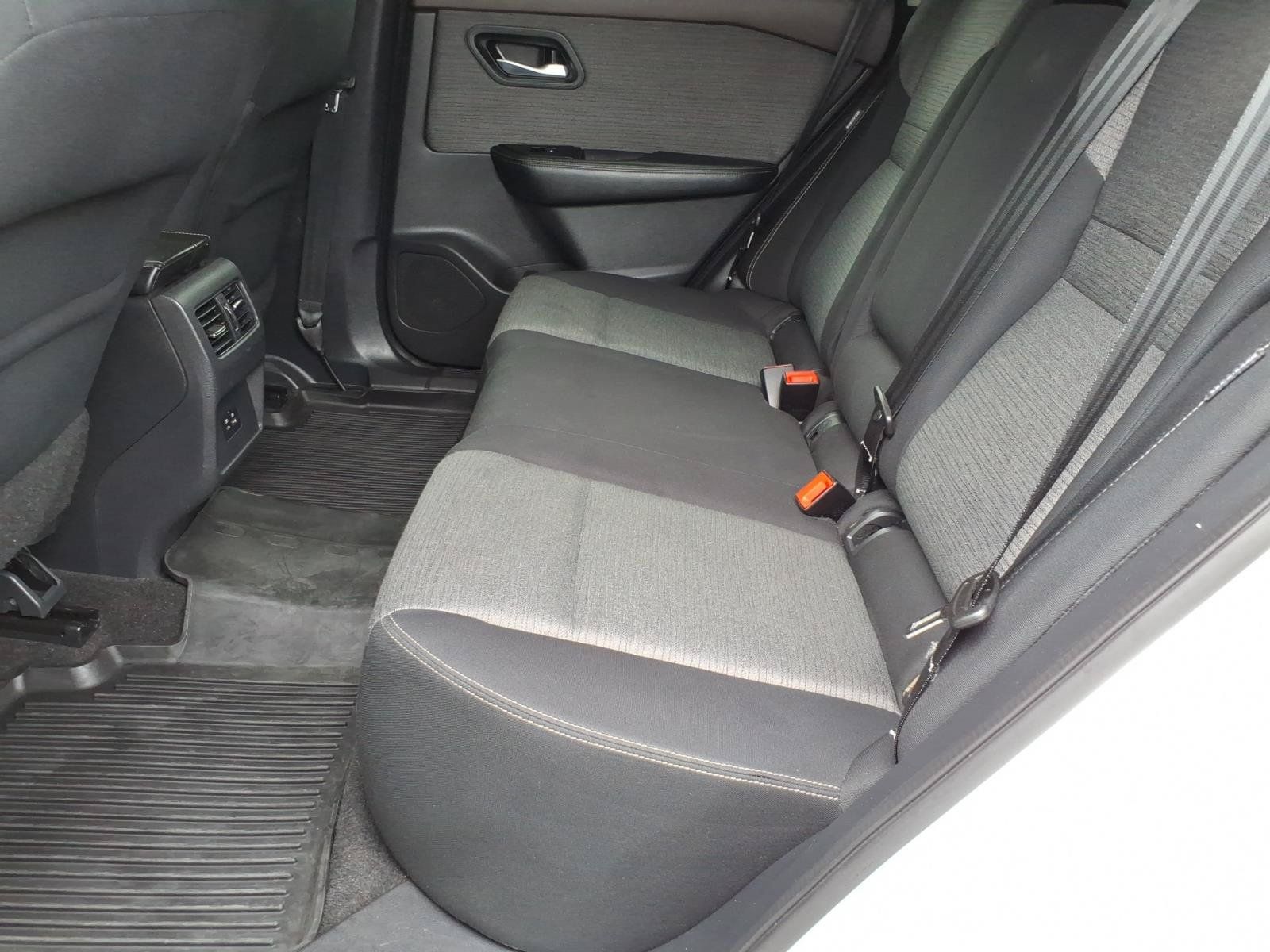 Used 2021 Nissan Rogue SV AWD/4WD image 12
