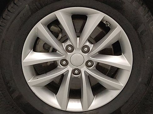 Used 2018 Kia Sorento FWD image 31
