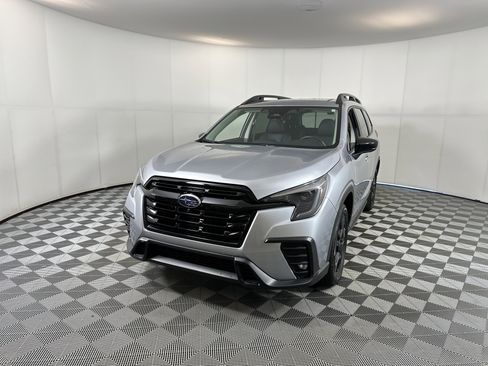 Used 2025 Subaru Ascent Bronze Edition w/ Popular Package #2 image 2