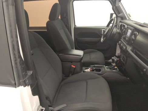 Used 2018 Jeep Wrangler Sport image 21