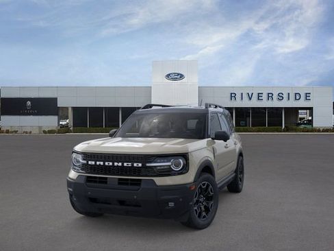 New 2025 Ford Bronco Sport Outer Banks w/ Outer Banks Tech Package+ AWD/4WD image 2