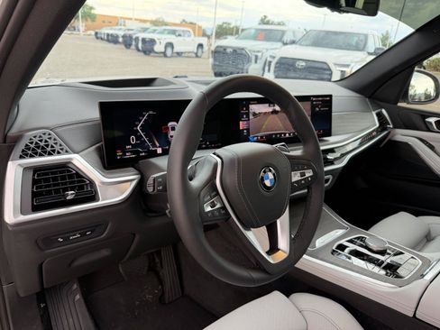 Used 2024 BMW X5 xDrive40i w/ Parking Assistance Package AWD/4WD image 33