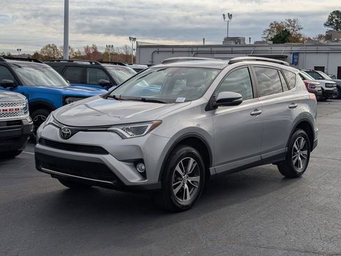 Used 2018 Toyota RAV4 XLE image 3