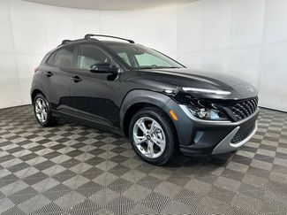 Used 2023 Hyundai Kona SEL video 2