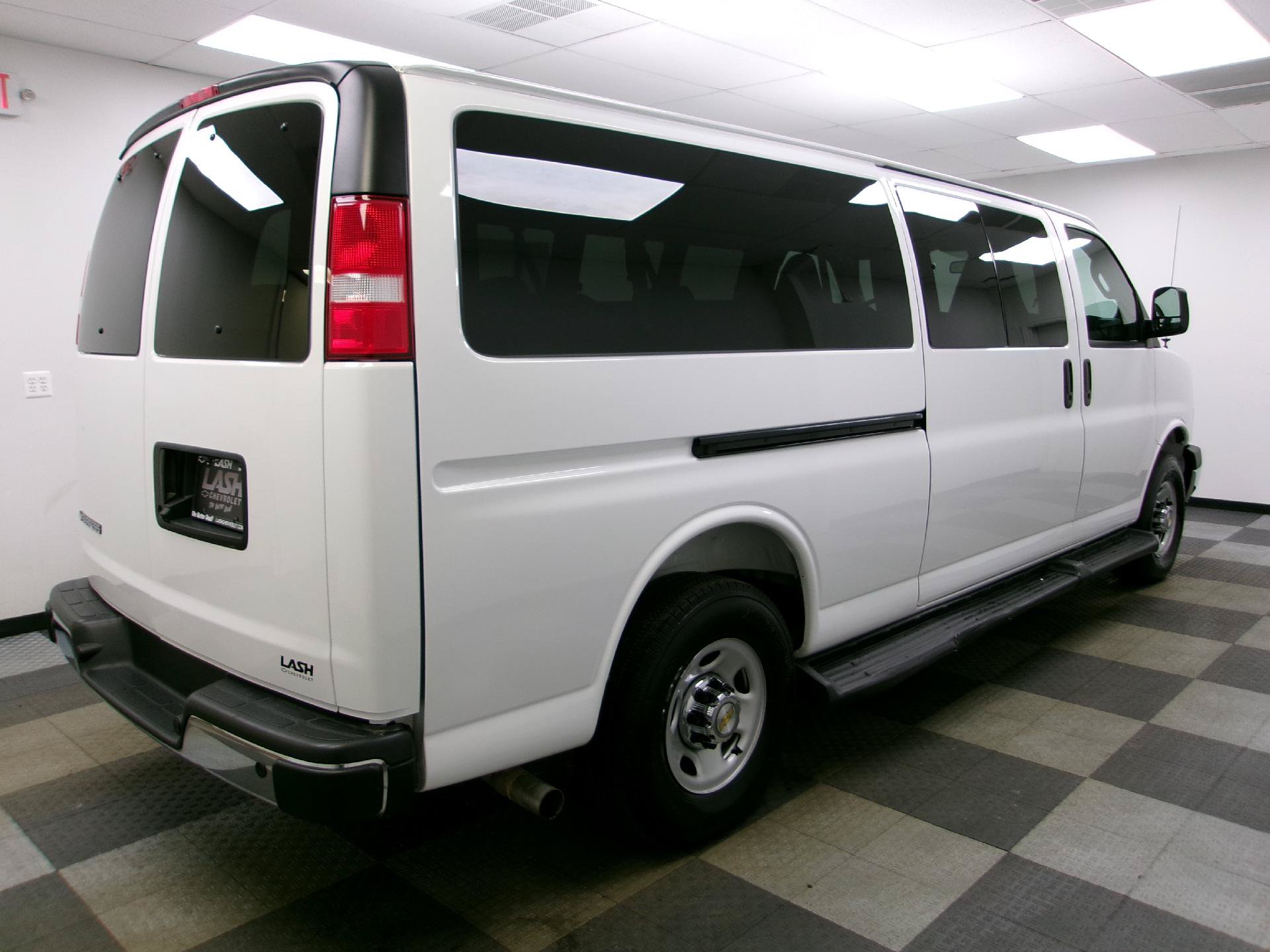 Used 2025 Chevrolet Express 3500 LT w/ LT Preferred Equipment Group RWD image 12