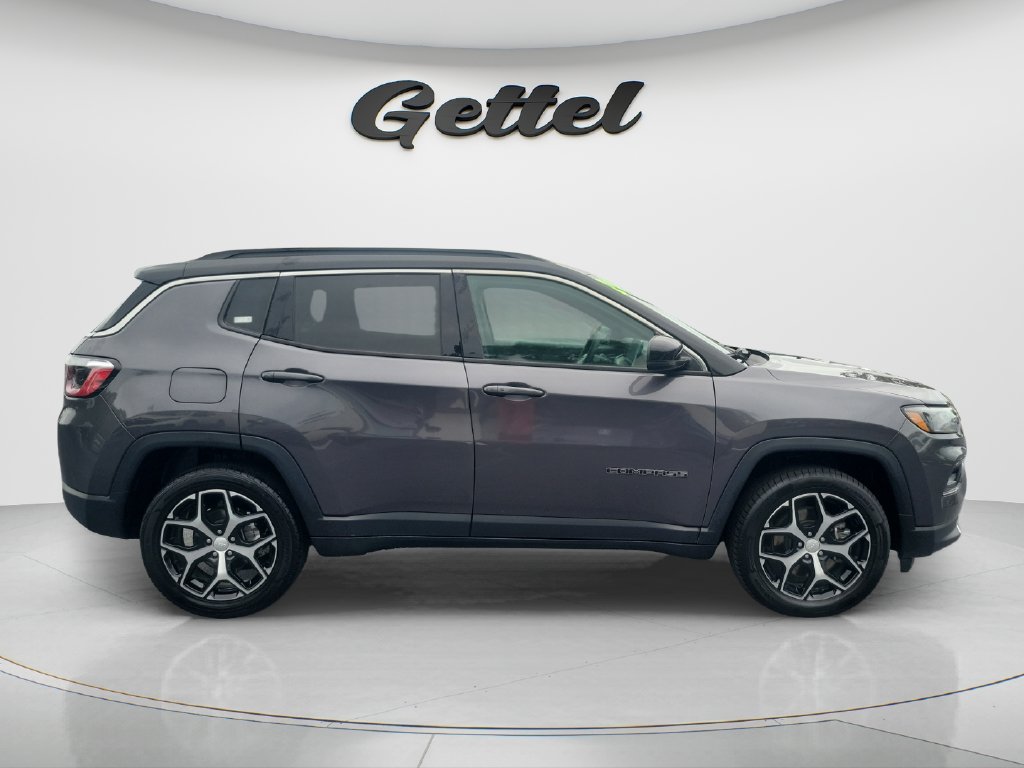 Used 2024 Jeep Compass Limited AWD/4WD image 4