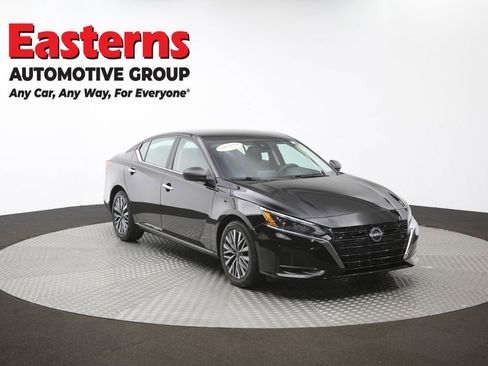 Used 2025 Nissan Altima 2.5 SV FWD image 49
