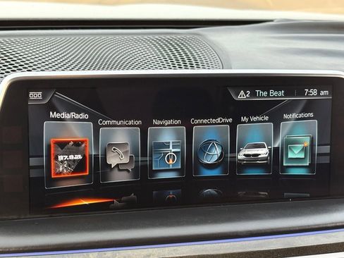 Used 2017 BMW 750i image 30