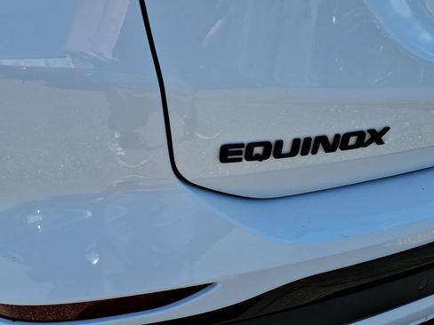 Used 2024 Chevrolet Equinox RS FWD image 12