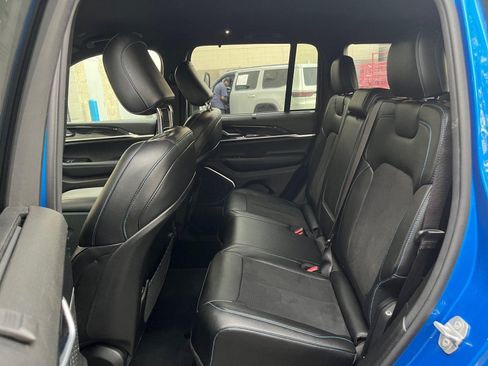 Used 2023 Jeep Grand Cherokee Trailhawk w/ Luxury Tech Group III AWD/4WD image 22