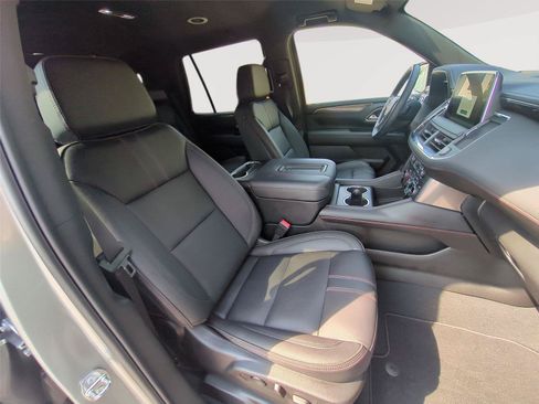 Used 2024 Chevrolet Tahoe RST w/ Luxury Package AWD/4WD image 37