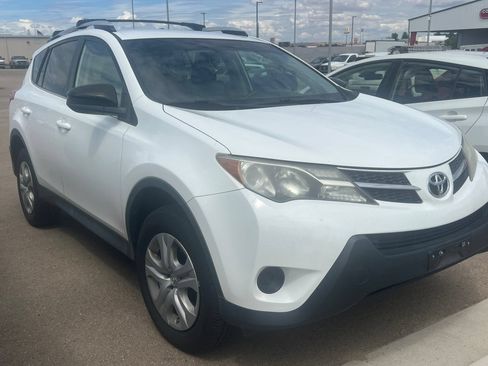 Used 2015 Toyota RAV4 LE AWD/4WD image 2