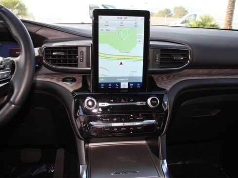 Certified 2022 Ford Explorer Platinum w/ Equipment Group 601A image 17