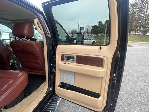 Used 2014 Ford F150 King Ranch w/ King Ranch Luxury Package image 39